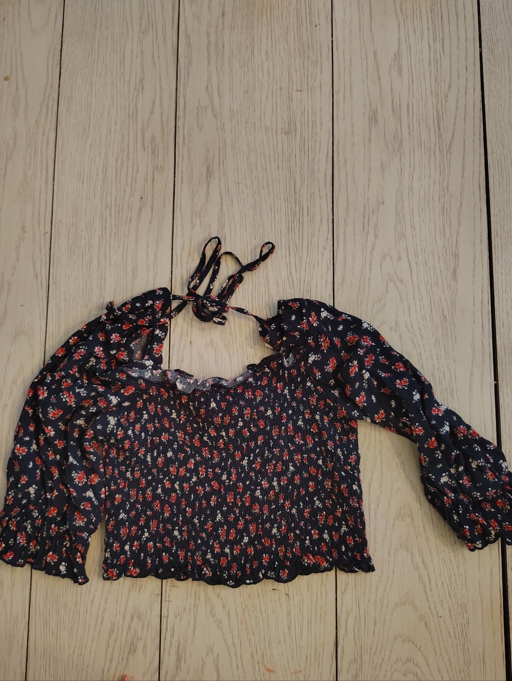 Jun & Ivy Floral Smocked Crop Top Tie Ruffle Hem‎ Size small